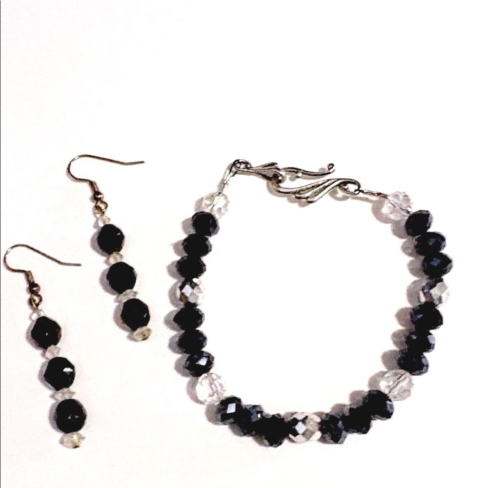 VINTAGE BLACK AND CLEAR CRYSTAL SILVER-TONE 8.3" BRACELET AND 2" EARRING SET
